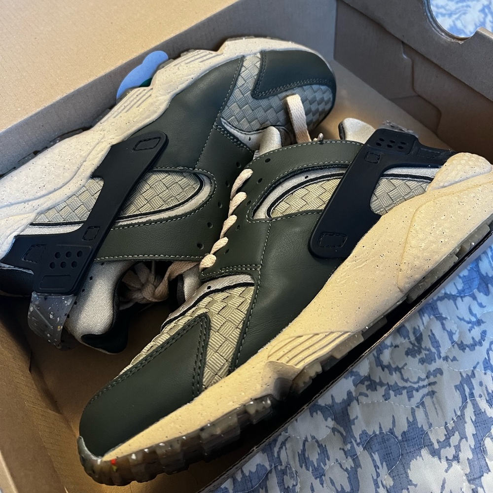Nike Air Huarache Size 7.5